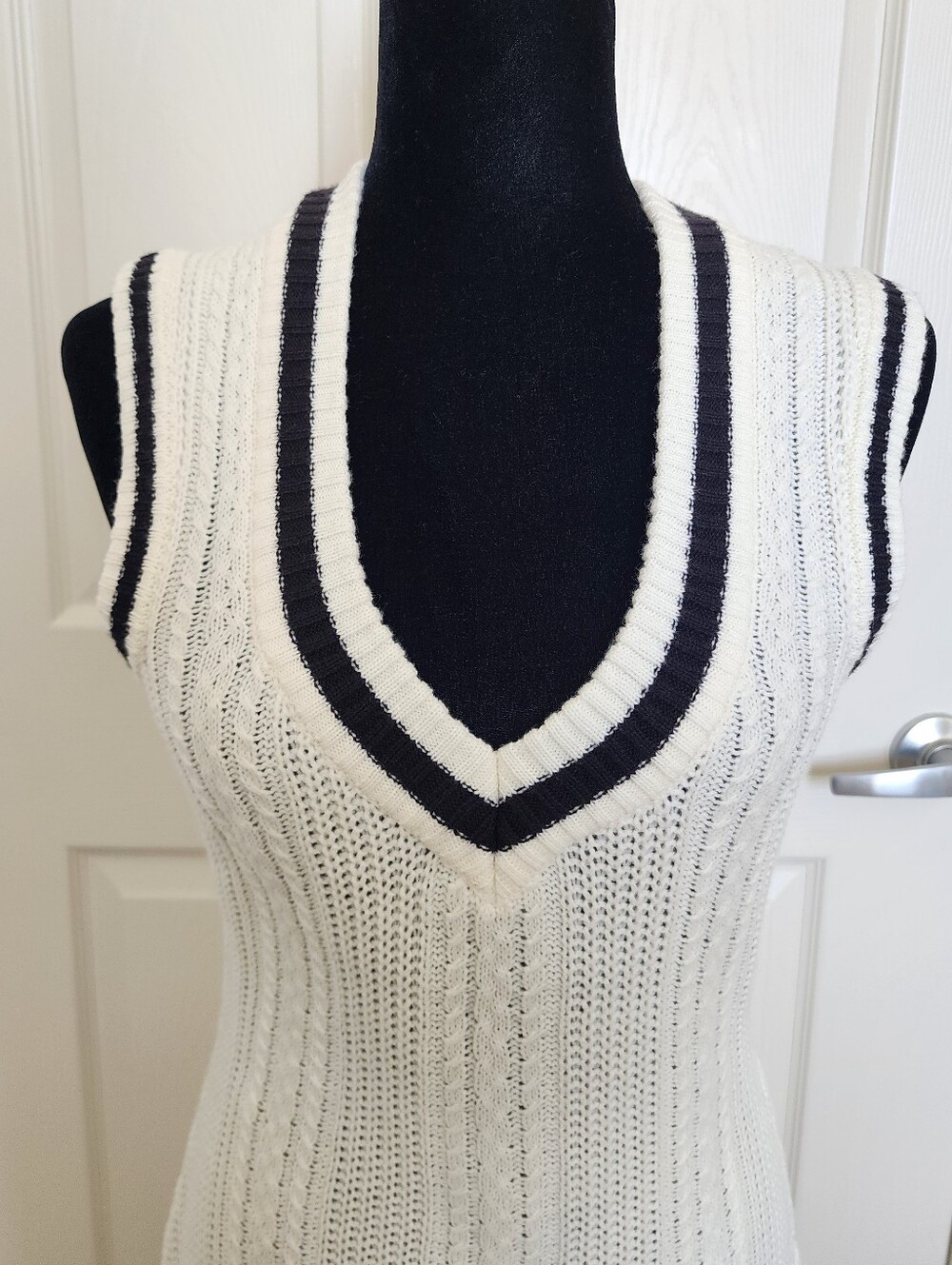 H&M Women's Off White Cable Knit V-Neck Sweater Dress NWT